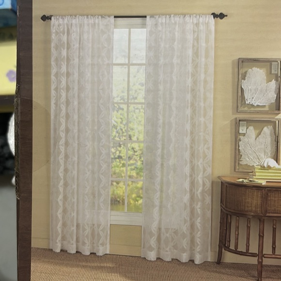 Tommy Bahama white curtains - Picture 4 of 6